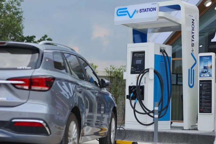 Pinabibilis ng Thailand ang Pagsusulong sa mga Electric Vehicle, Target ang 300,000 Sasakyan at Palit-Taxi Program