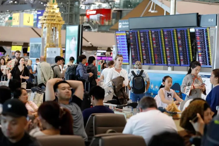 Humaharap ang mga Manlalakbay sa Asya sa Tag-init ng Pagbawas ng mga Flight at Pagtaas ng Pamasahe Habang Sinisikil ng Digmaan sa Iran ang Pandaigdigang Suplay ng Jet Fuel