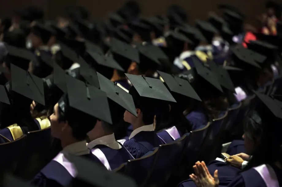 Pinapalakas ng mga Vietnamese Student ang Pagdami ng Enrolment sa mga Unibersidad sa Singapore