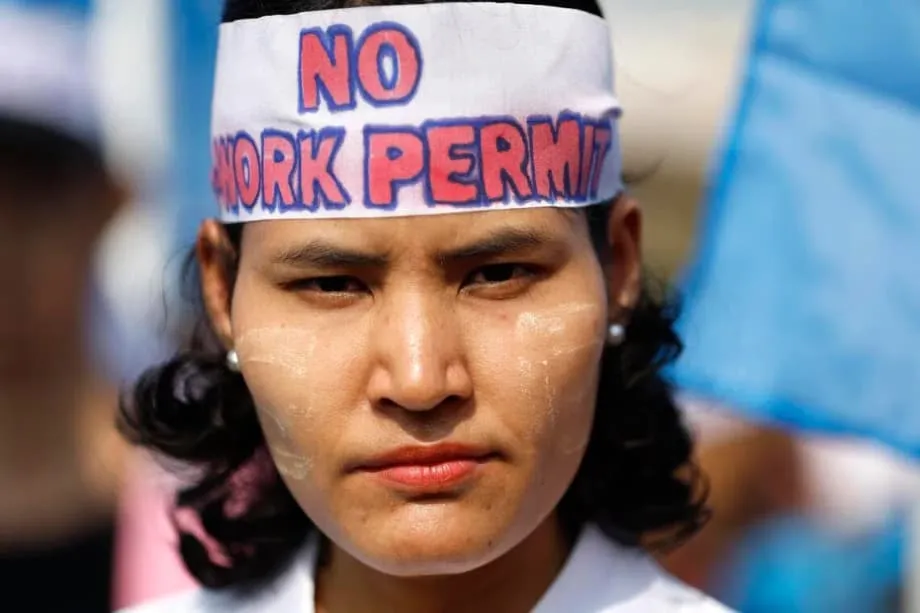 Kinukubra ng Junta ng Myanmar ang $5.6 Bilyon mula sa mga Manggagawang Migrante sa Pamamagitan ng Sapilitang Patakaran sa Pagpapadala ng Pera
