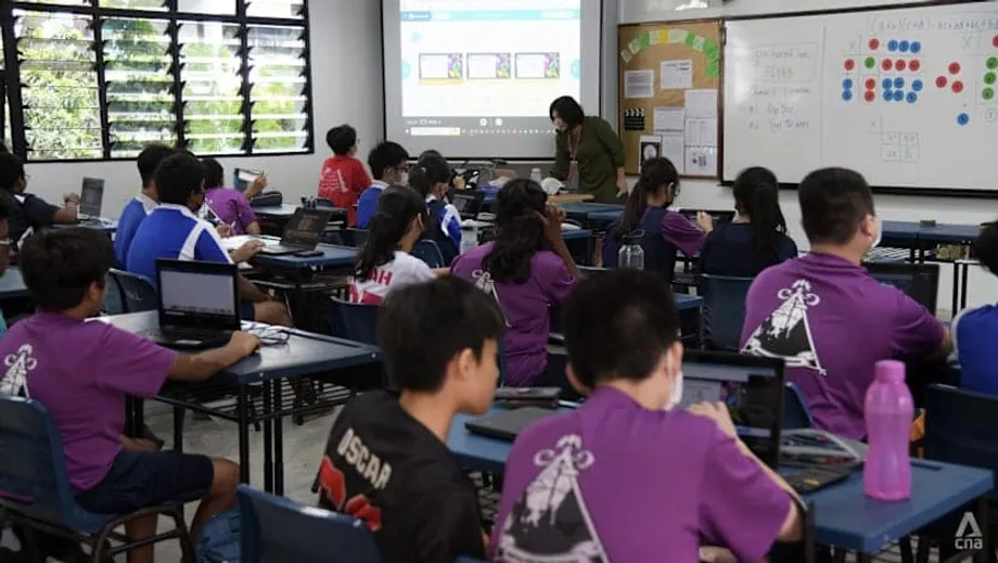Hihigpitan ng mga Sekondaryang Paaralan sa Singapore ang Paggamit ng Smartphone; Nagpahayag ng Reaksyon ang mga Magulang at Guro