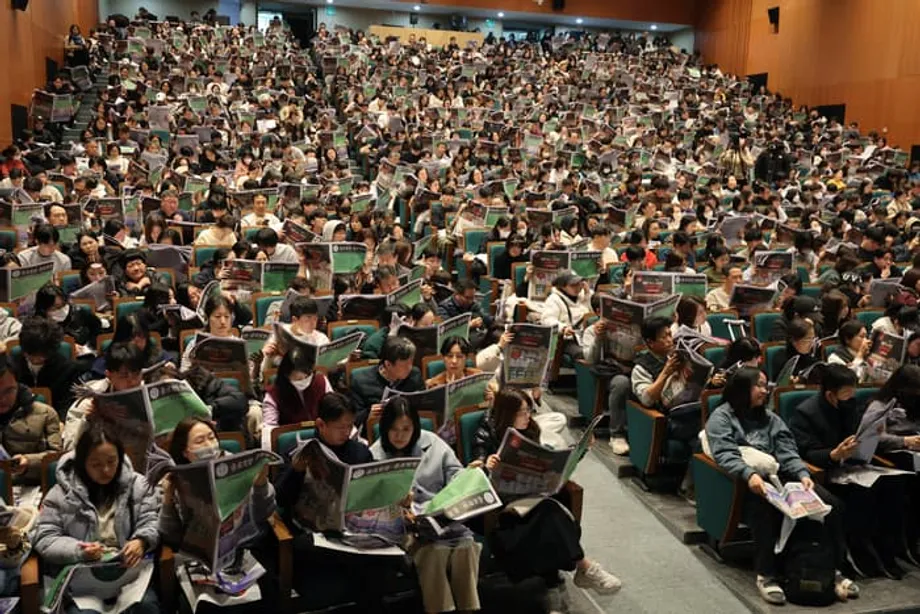 Kabalintunaan sa Edukasyon ng South Korea: Bakit Kumakapit ang mga Magulang sa Pagsasaulo Habang Binabago ng AI ang Kinabukasan