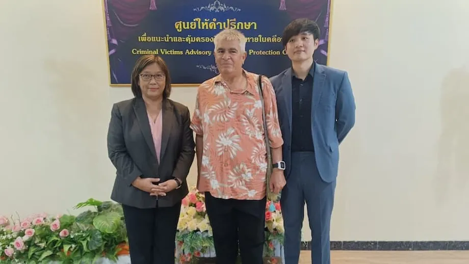 Pinawalang-sala ng korte sa Thailand ang manunulat na Australyano matapos bawiin ng Malaysia ang kasong paninirang-puri na umabot sa ibang bansa