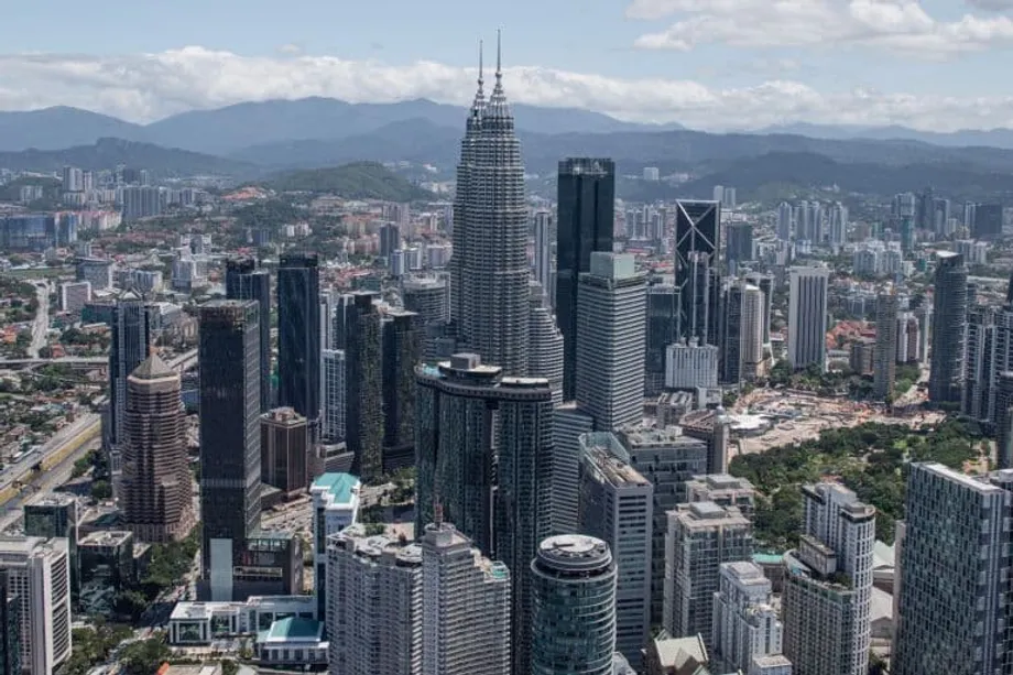 Dinoble ng Malaysia ang Minimum na Sahod para sa mga Dayuhang Manggagawa, Nagbunsod ng Pangambang Magsialis ang mga Propesyonal