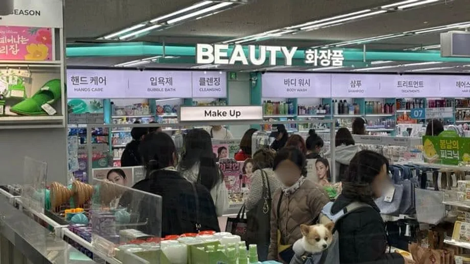 Paano Ginawang Pook-Pasyalan ng Implasyon ang Daiso, na Dating Tindahang Murang Bilihin, para sa mga Kabataang Koreano