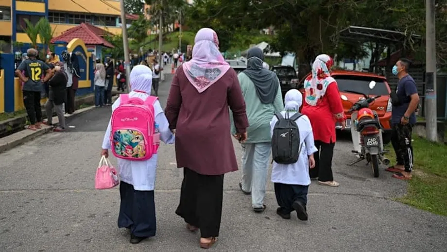 Nagsara ang Ilang Paaralan sa Malaysia Matapos Magka-trangkaso ang 6,000 Mag-aaral Bago ang SPM