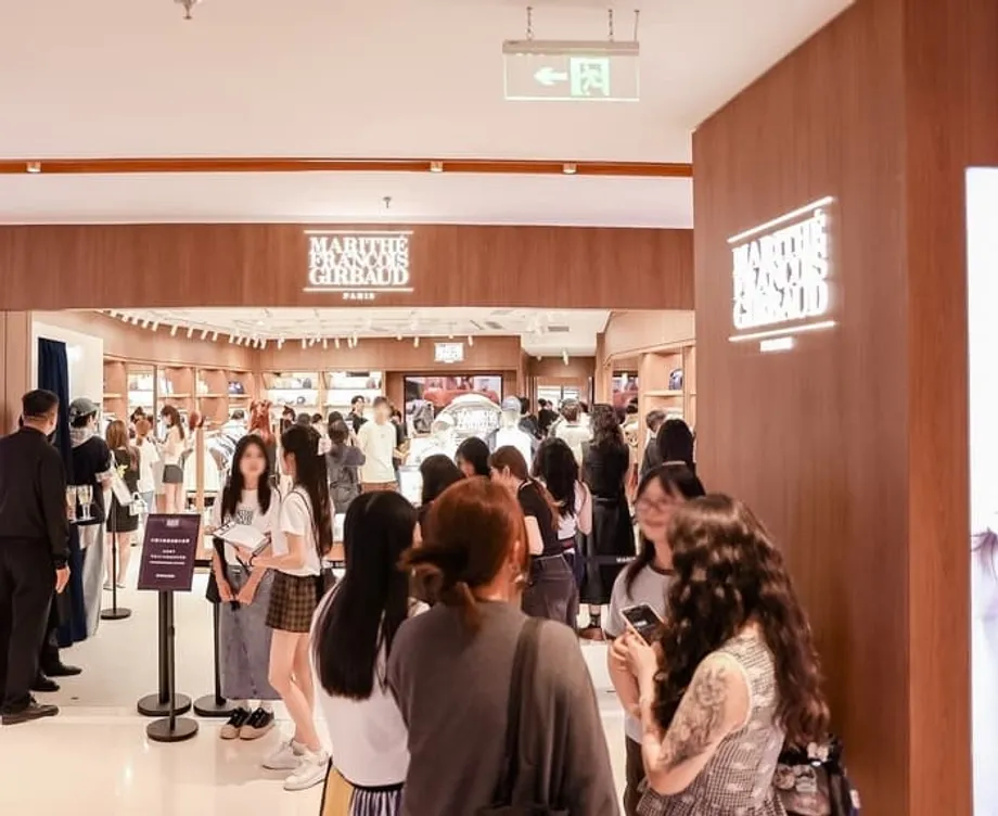 Pinapalakas ng Gen Z ng China ang pag-usbong ng K-fashion habang humihina ang K-beauty